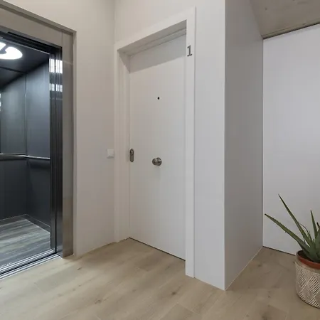 Apartup Ca La Leni Iii *